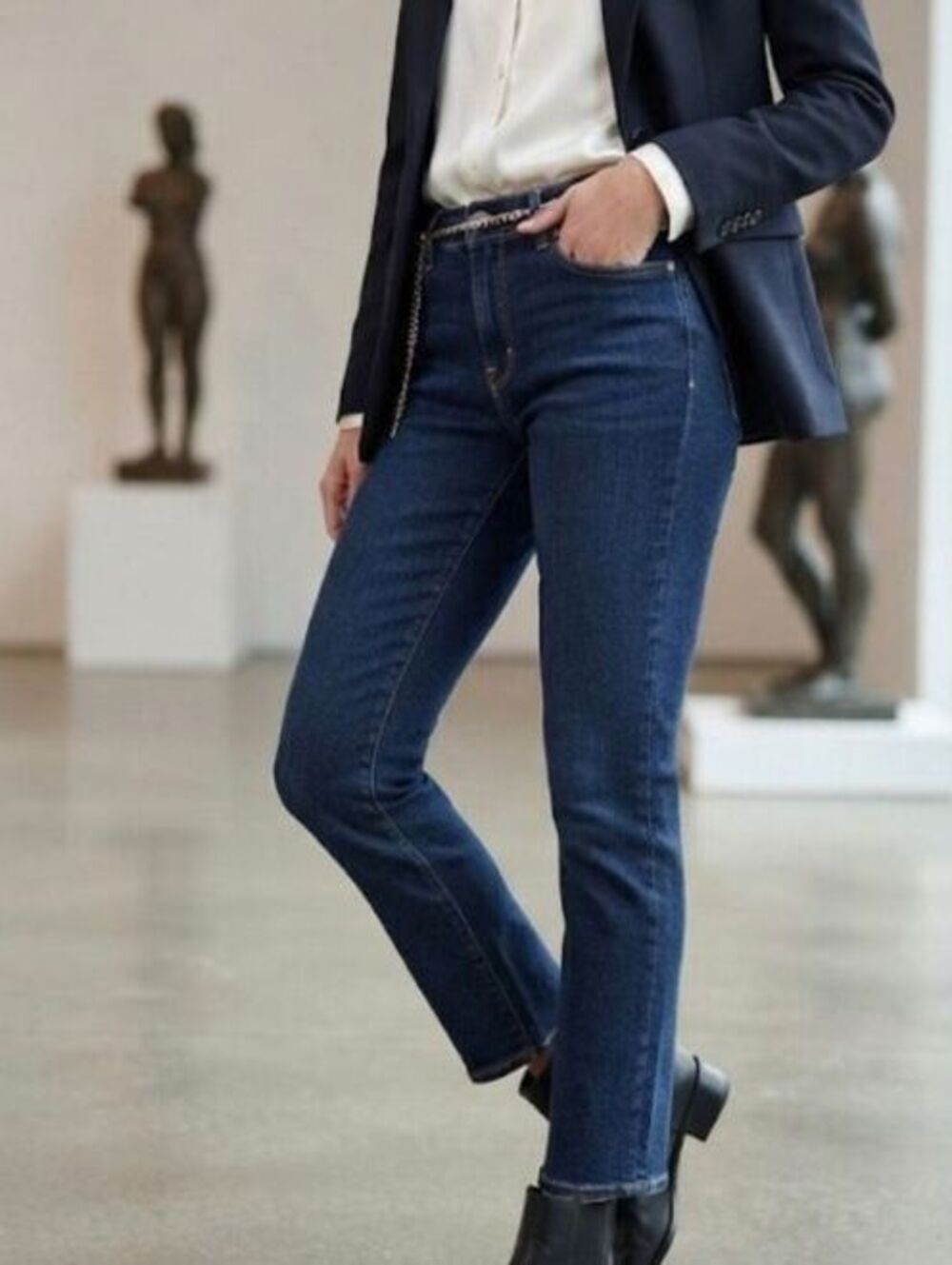 Levi's Classic Dark Blue Denim Jeans for Women